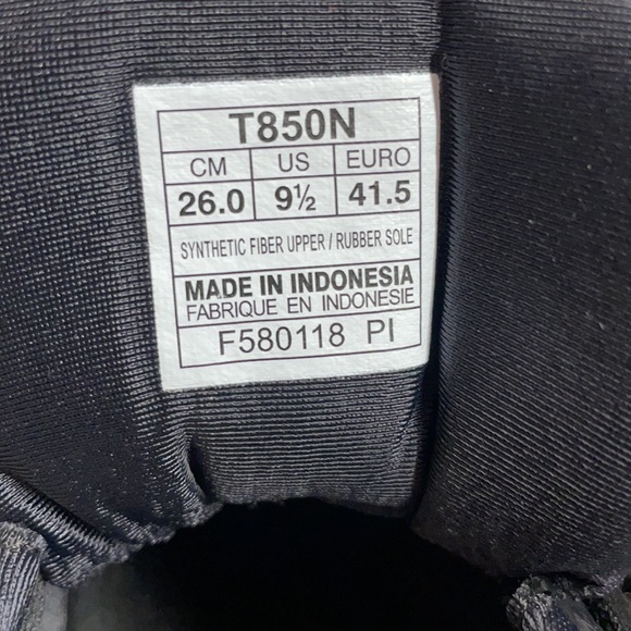 ASICS - Picture 2 of 2